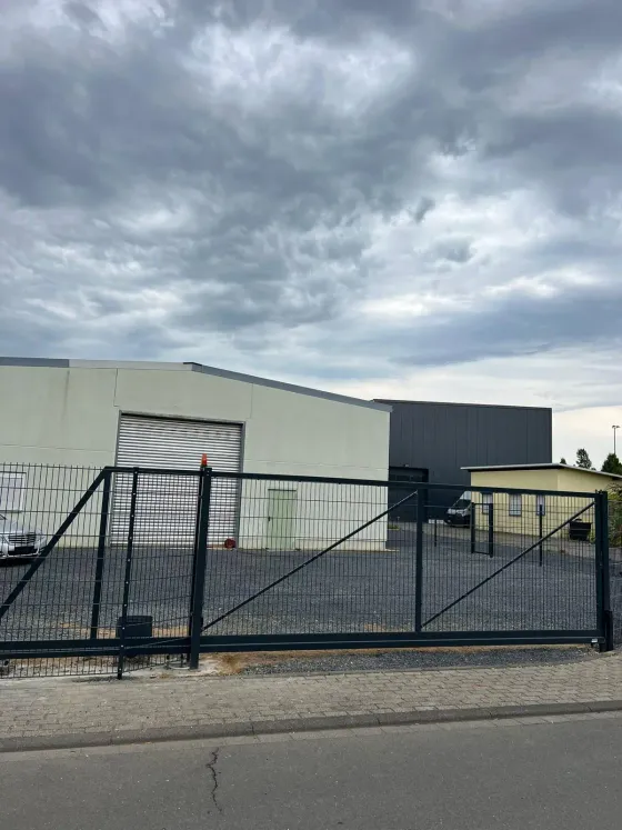 Industriezaun in Düsseldorf - fachgerechte Ausführung vor Ort